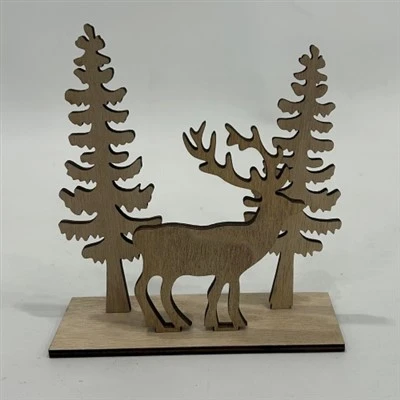 Декорация на елен и борова гора